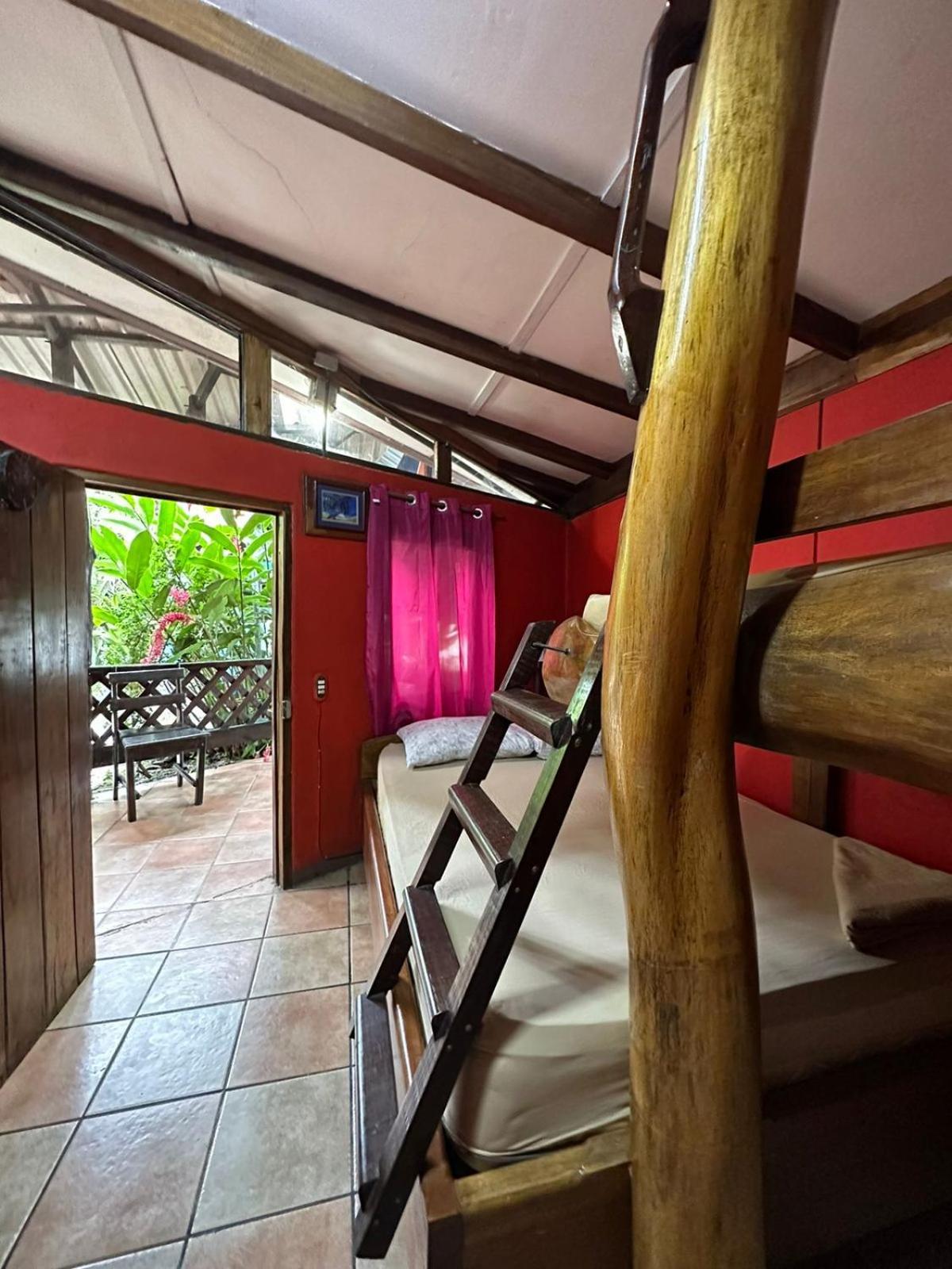 Playa Negra Brewing Beachfront Hotel Puerto Viejo de Talamanca Eksteriør billede