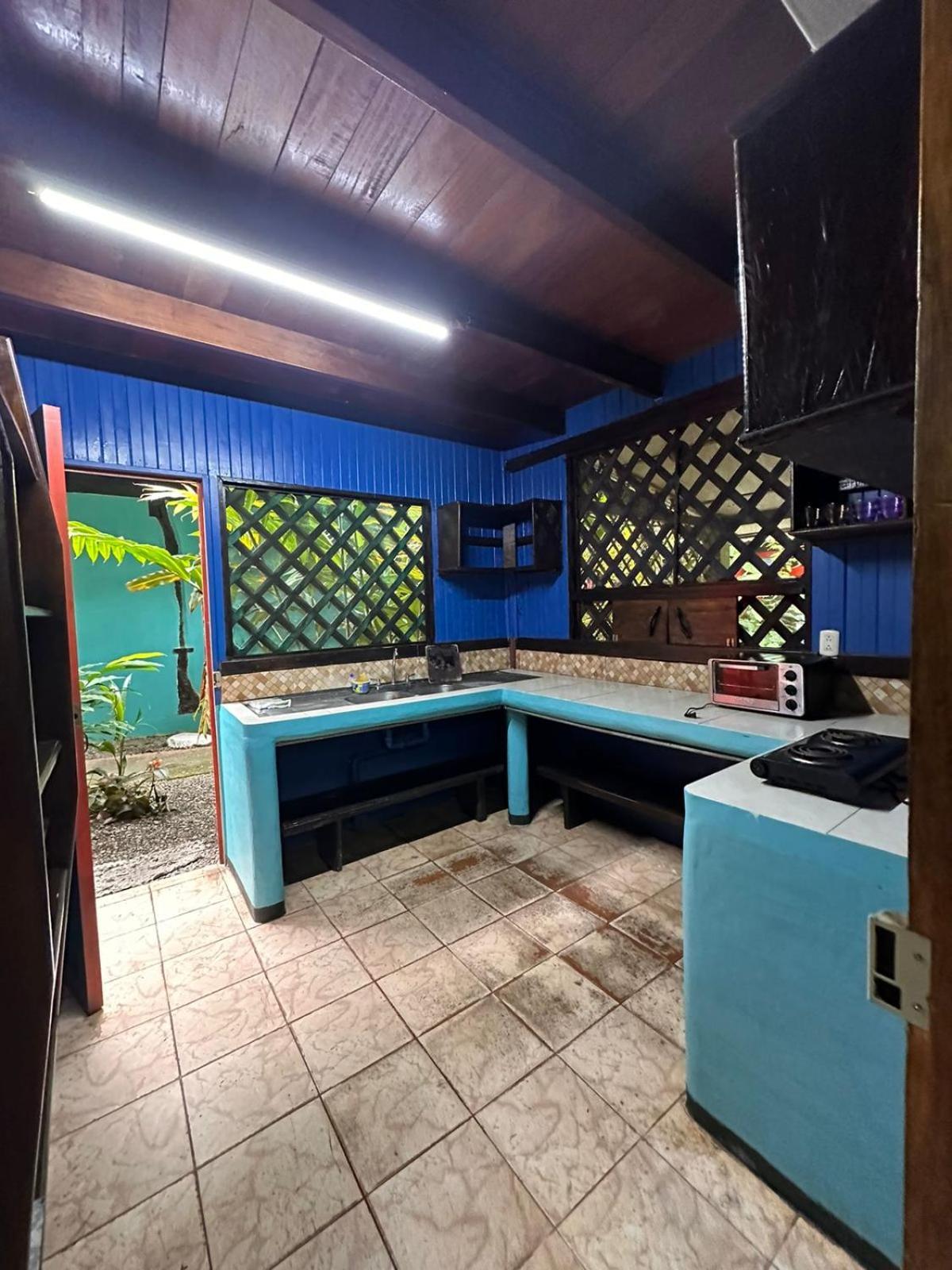 Playa Negra Brewing Beachfront Hotel Puerto Viejo de Talamanca Eksteriør billede